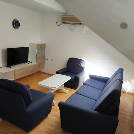 Apartment 3 Bedrooms Free Private Parking Ksenija Nis